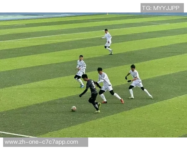 足球辣辣带你领略世界足球盛宴尽享激情与荣耀的精彩瞬间