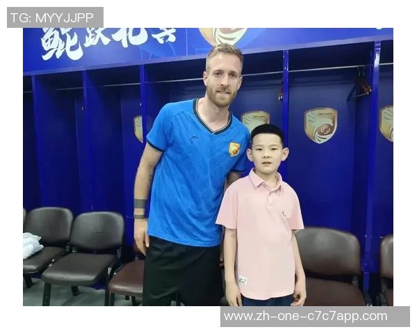 足球袜儿子成长记:从小球迷到绿茵场上的梦想追逐者